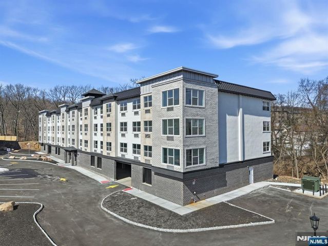 95 Shepherds Lane B201, Totowa, NJ 07512