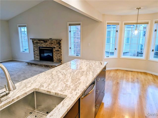 21 Nouveau Place, Perinton, NY 14450