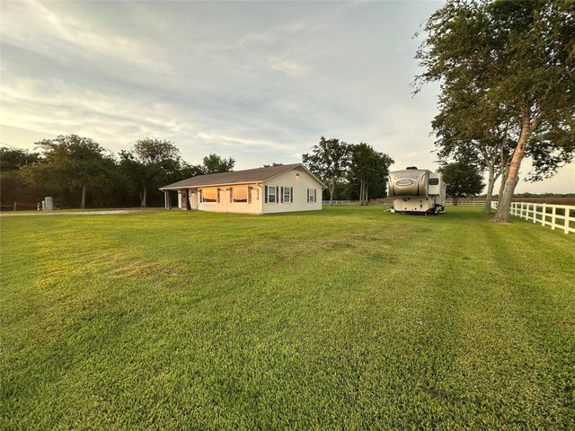 518 Anton Stade Road, Rosenberg, TX 77471