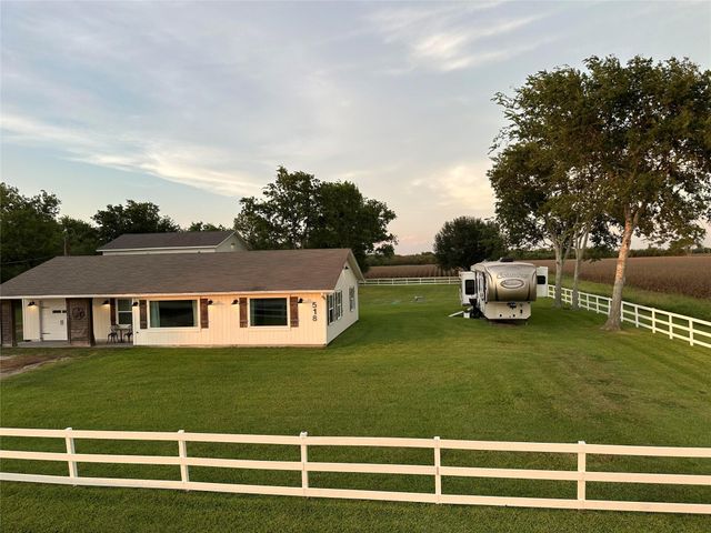 518 Anton Stade Road, Rosenberg, TX 77471