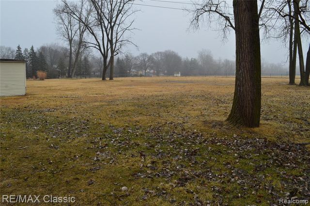 16360 Hubbard Street, Livonia, MI 48154