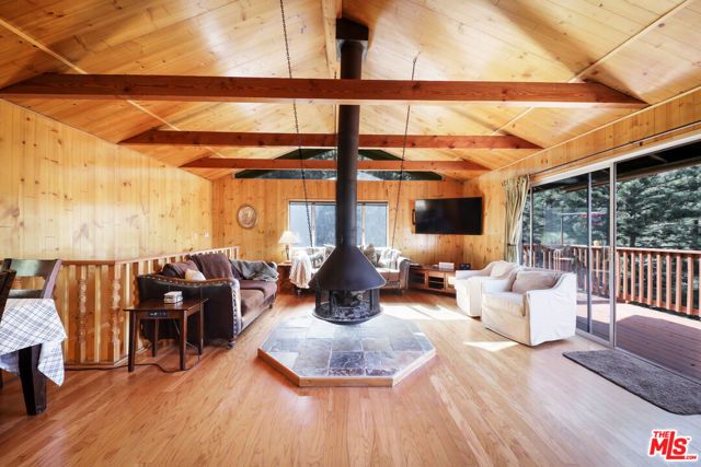 1412 Lassen Way, Pine Mtn Club, CA 93222