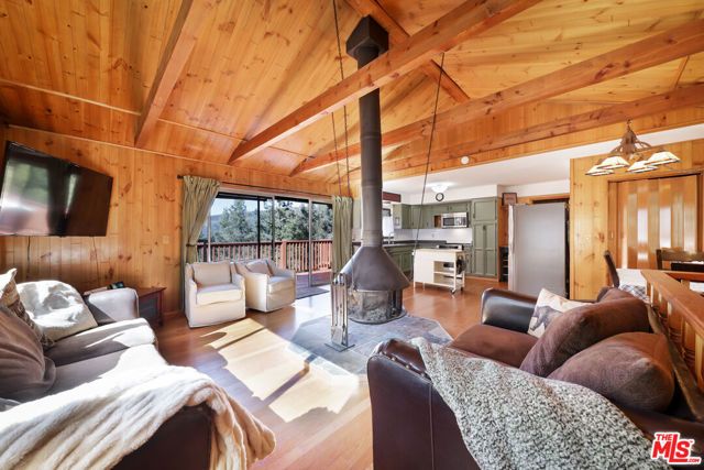 1412 Lassen Way, Pine Mtn Club, CA 93222