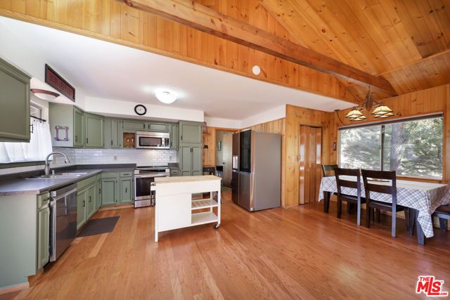 1412 Lassen Way, Pine Mtn Club, CA 93222