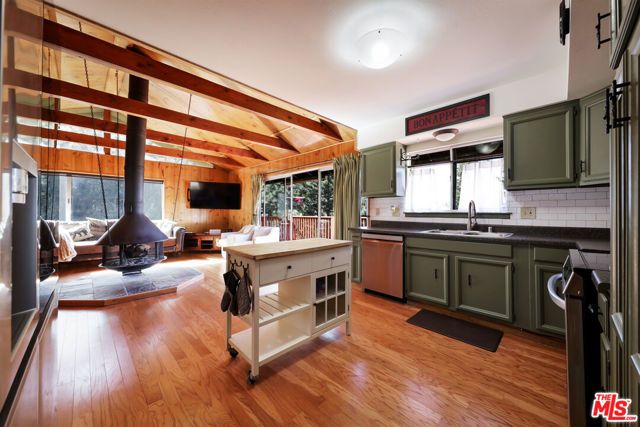 1412 Lassen Way, Pine Mtn Club, CA 93222