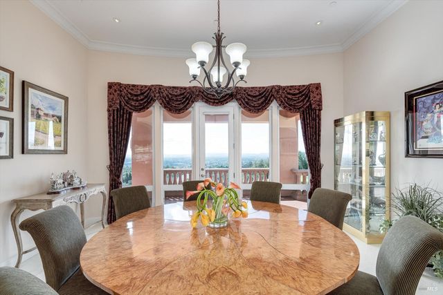 3729 Skyfarm Dr, Santa Rosa, CA 95403