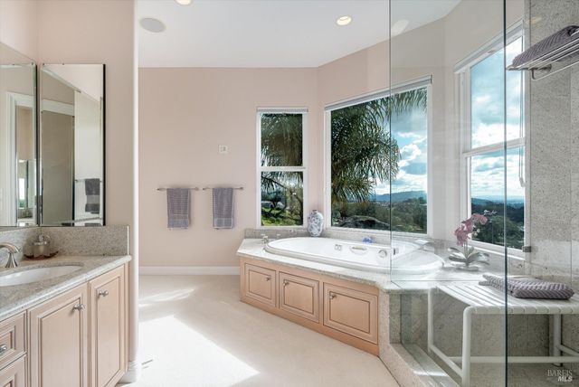 3729 Skyfarm Dr, Santa Rosa, CA 95403