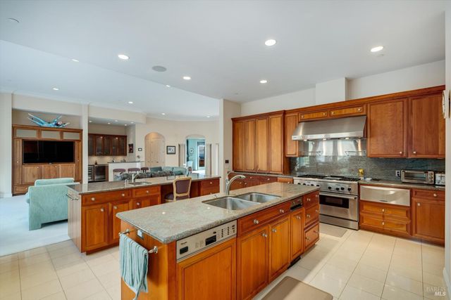 3729 Skyfarm Dr, Santa Rosa, CA 95403