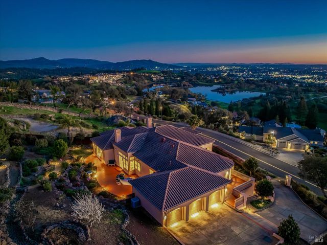 3729 Skyfarm Dr, Santa Rosa, CA 95403