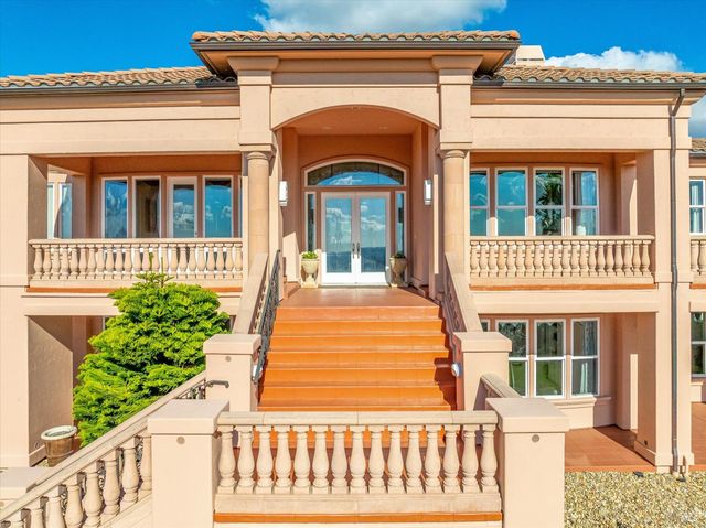 3729 Skyfarm Dr, Santa Rosa, CA 95403