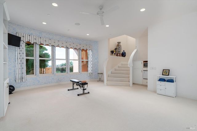 3729 Skyfarm Dr, Santa Rosa, CA 95403