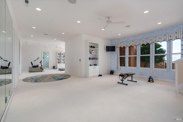 3729 Skyfarm Dr, Santa Rosa, CA 95403