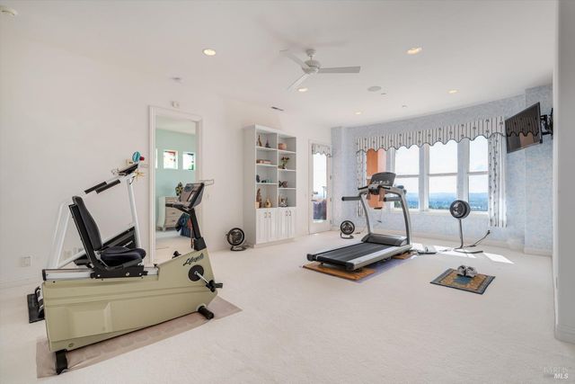 3729 Skyfarm Dr, Santa Rosa, CA 95403