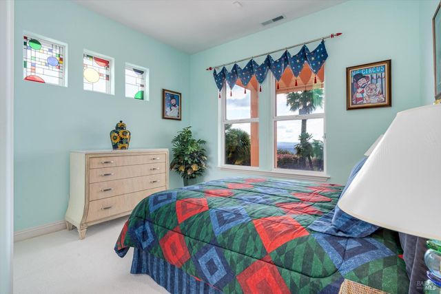 3729 Skyfarm Dr, Santa Rosa, CA 95403