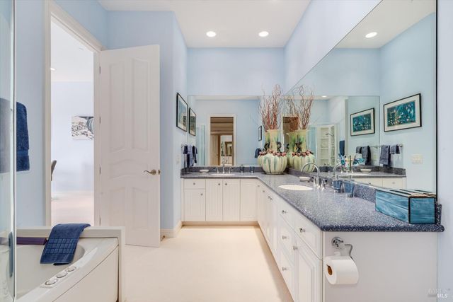 3729 Skyfarm Dr, Santa Rosa, CA 95403