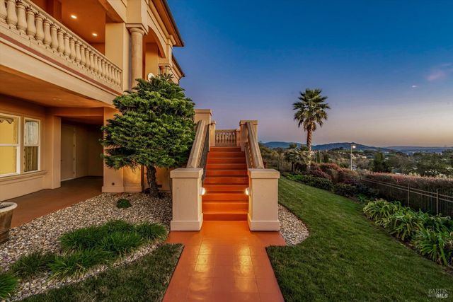 3729 Skyfarm Dr, Santa Rosa, CA 95403