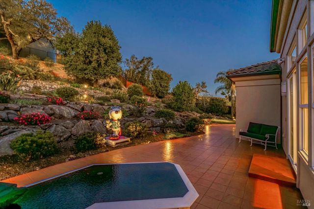 3729 Skyfarm Dr, Santa Rosa, CA 95403