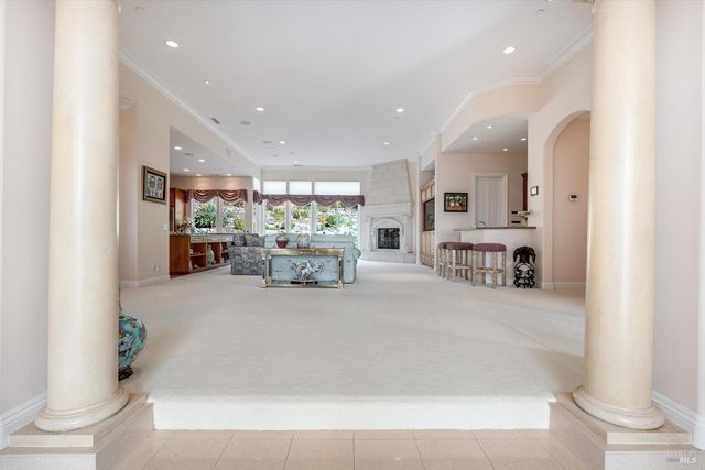 3729 Skyfarm Dr, Santa Rosa, CA 95403