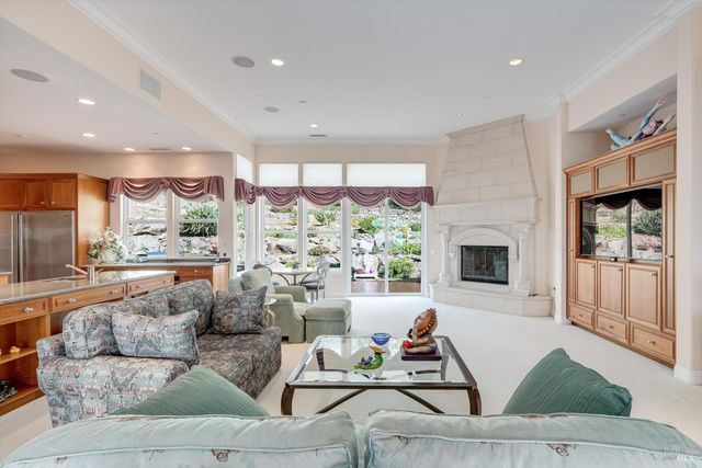 3729 Skyfarm Dr, Santa Rosa, CA 95403