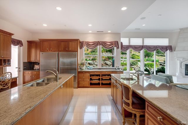 3729 Skyfarm Dr, Santa Rosa, CA 95403