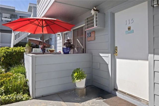 20930 Parthenia, Canoga Park, CA 91304