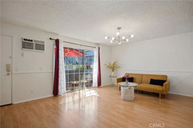 20930 Parthenia, Canoga Park, CA 91304