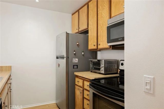 20930 Parthenia, Canoga Park, CA 91304