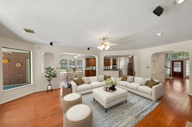 12319 Pin Oak Drive, Magnolia, TX 77354