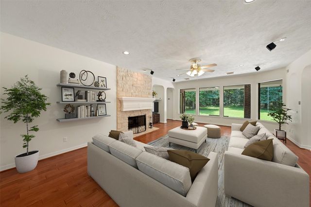 12319 Pin Oak Drive, Magnolia, TX 77354