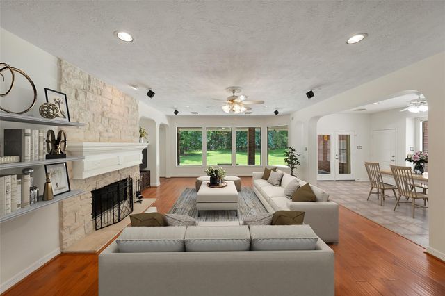 12319 Pin Oak Drive, Magnolia, TX 77354