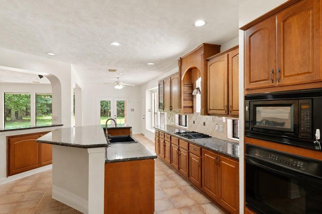 12319 Pin Oak Drive, Magnolia, TX 77354