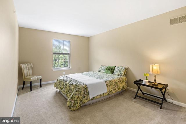 12 MUNRO RD, Newark, DE 19711