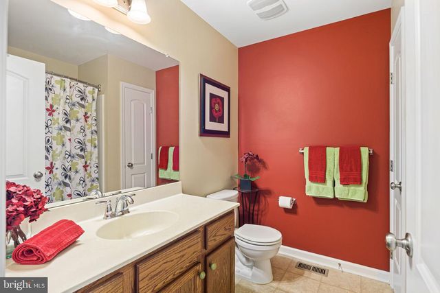 12 MUNRO RD, Newark, DE 19711