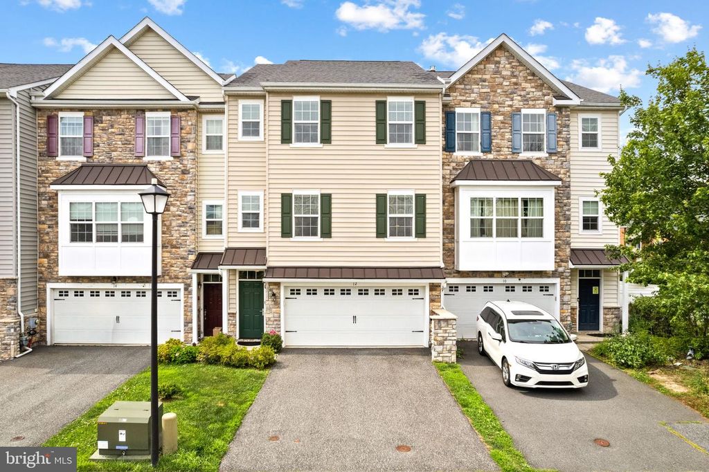 12 MUNRO RD, Newark, DE 19711