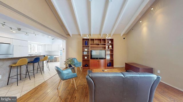 11813 VALE RD, Oakton, VA 22124