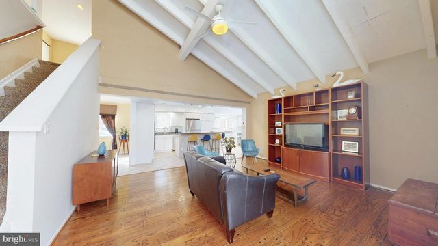 11813 VALE RD, Oakton, VA 22124