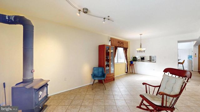 11813 VALE RD, Oakton, VA 22124