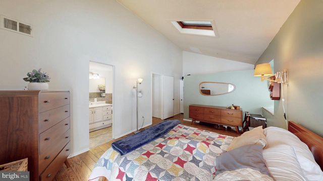 11813 VALE RD, Oakton, VA 22124