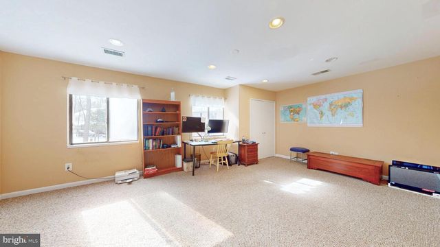 11813 VALE RD, Oakton, VA 22124