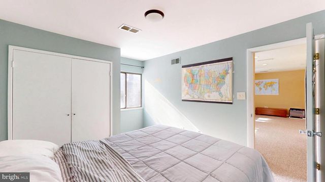 11813 VALE RD, Oakton, VA 22124