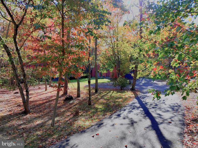 11813 VALE RD, Oakton, VA 22124