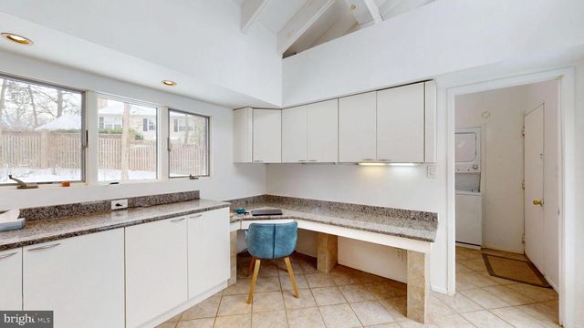 11813 VALE RD, Oakton, VA 22124