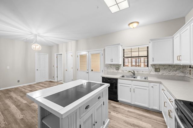 900 Dove Ridge Cir, Nashville, TN 37221