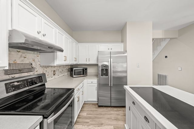 900 Dove Ridge Cir, Nashville, TN 37221