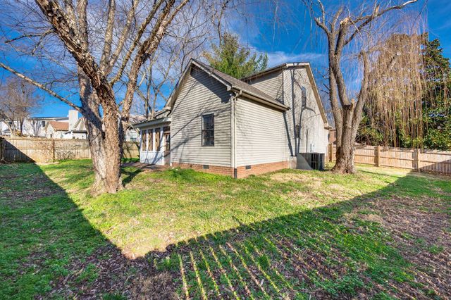 900 Dove Ridge Cir, Nashville, TN 37221