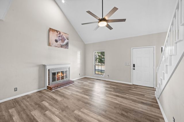 900 Dove Ridge Cir, Nashville, TN 37221