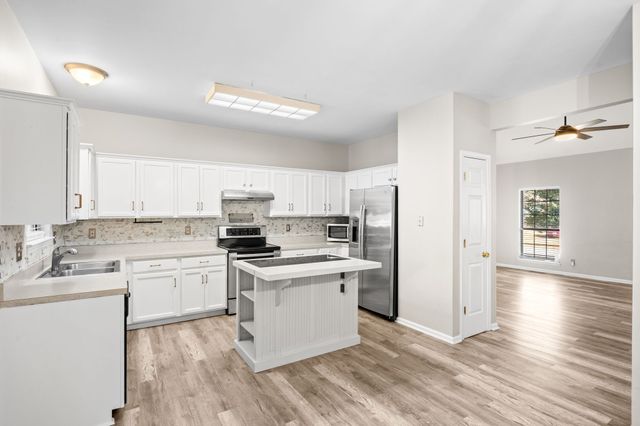 900 Dove Ridge Cir, Nashville, TN 37221