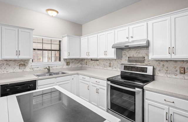 900 Dove Ridge Cir, Nashville, TN 37221