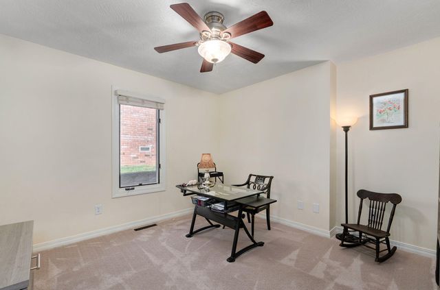 363 E Degraffenreid Street, Springfield, MO 65810