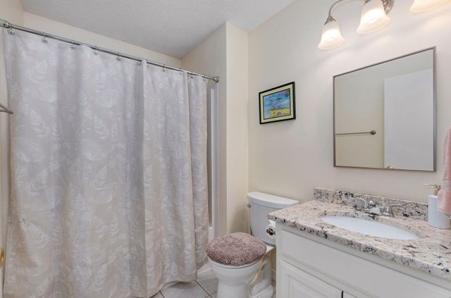 363 E Degraffenreid Street, Springfield, MO 65810